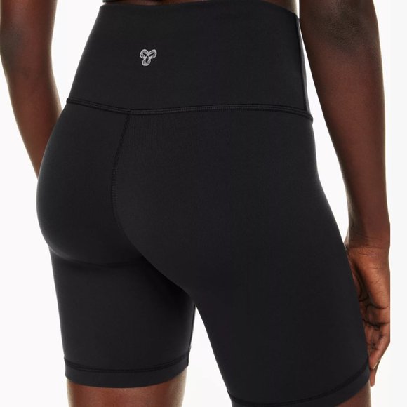 Tna Atmosphere Hi-Rise 7" Short High-waisted bike shorts (Aritzia) - Picture 2 of 7